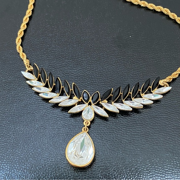 Vintage MONET Signed Black/Clear Crystal Rhinestone Teardrop Pendant Necklace - Picture 14 of 16